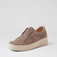 Women's Django & Juliette Kangie in Taupe-Bronze Suede Leather. Sku: DJ19853NKADD