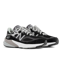 Women's New Balance W990BK6 Wide in Black/ White. Sku: W990BK6-D