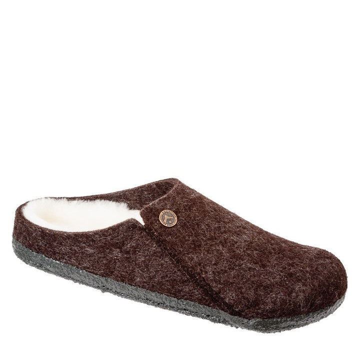 Quarter view  Footwear style name ZERMATT SHEARLING REG MEN in color Mocha. SKU: 1016570