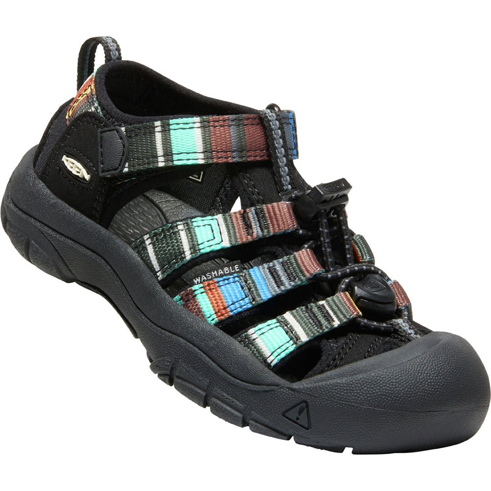 Quarter view kids style name Newport H2 in color Raya Black. SKU: 1026271