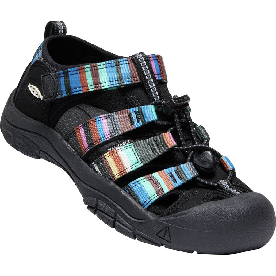 Quarter view kids style name Newport H2 in color Raya Black. SKU: 1026280