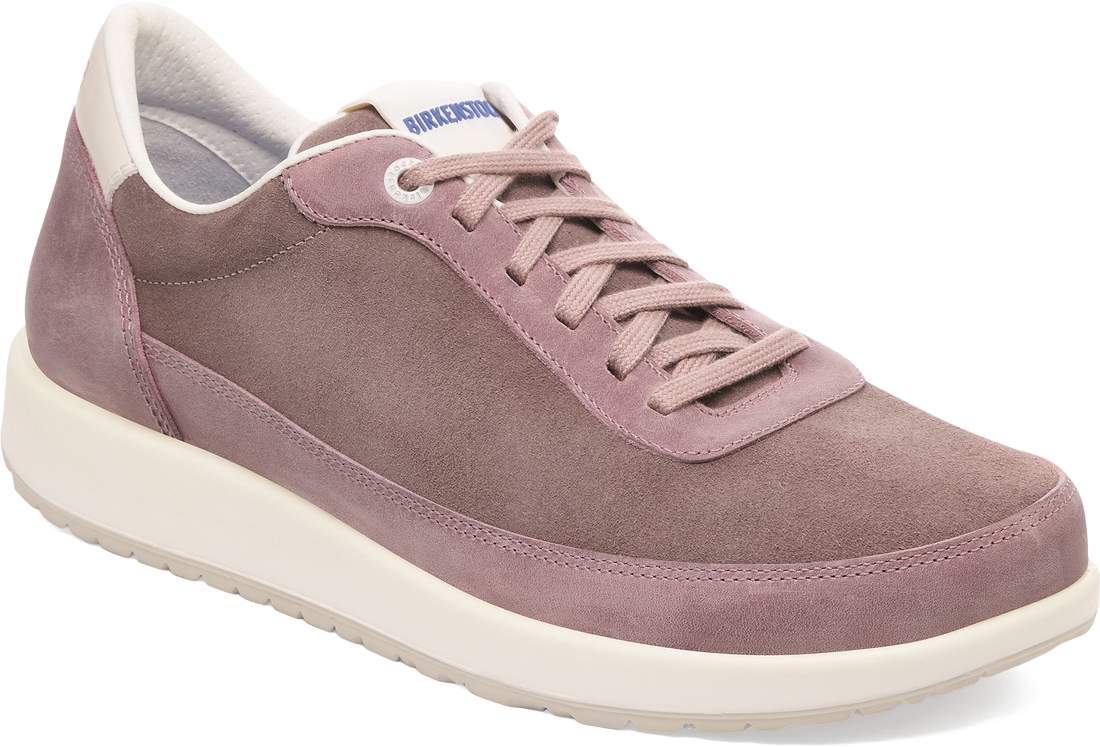 Quarter turn view Women&