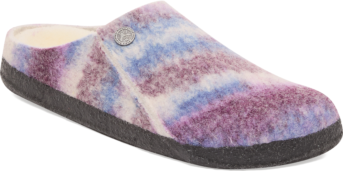 Quarter turn view Women&