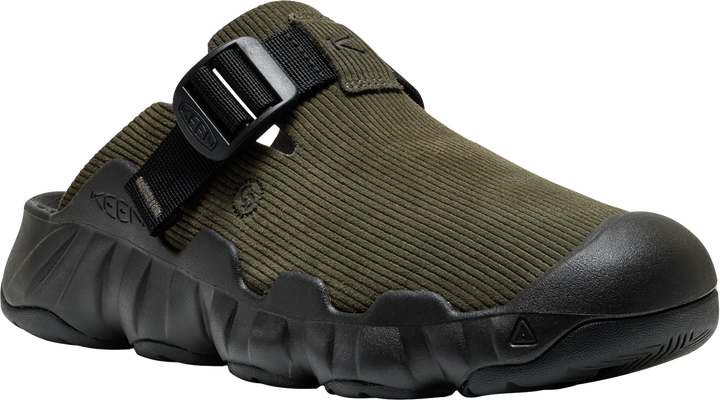 Quarter turn view Men's KEEN Footwear style name Hyperport Clog Leather in color STURT/BLK. Sku: 1031238