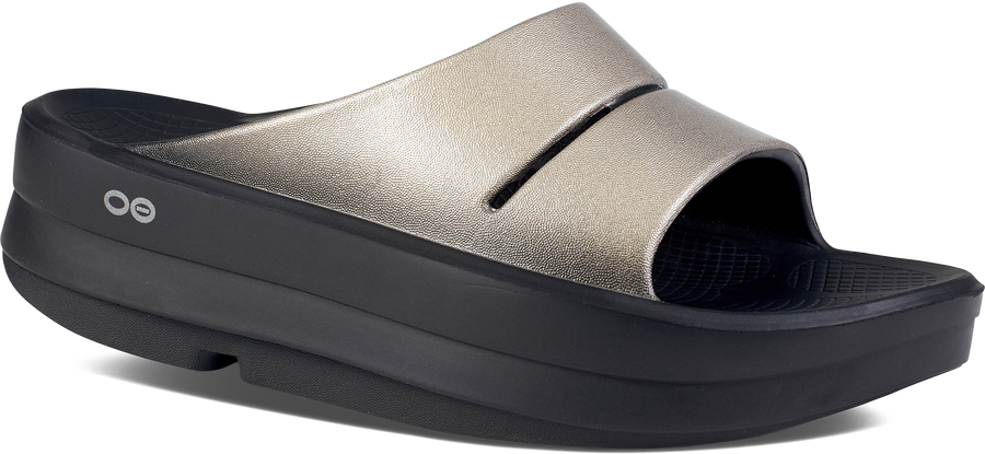 Quarter turn view Women's Oofos Footwear style name Oomega Ooahh Luxe in color LATTE. Sku: 1111BLKLATTE