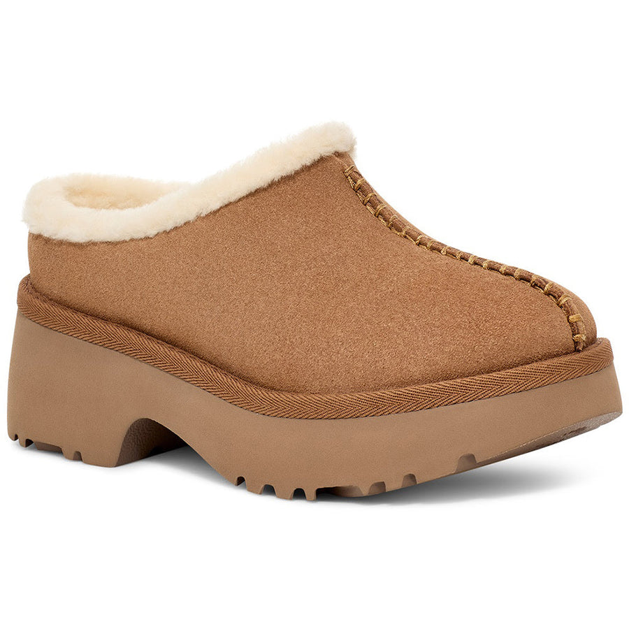 Quarter turn view Women's UGG Footwear style name New Heights Cozy Clog in color Chestnut. Sku: 1162510CHE