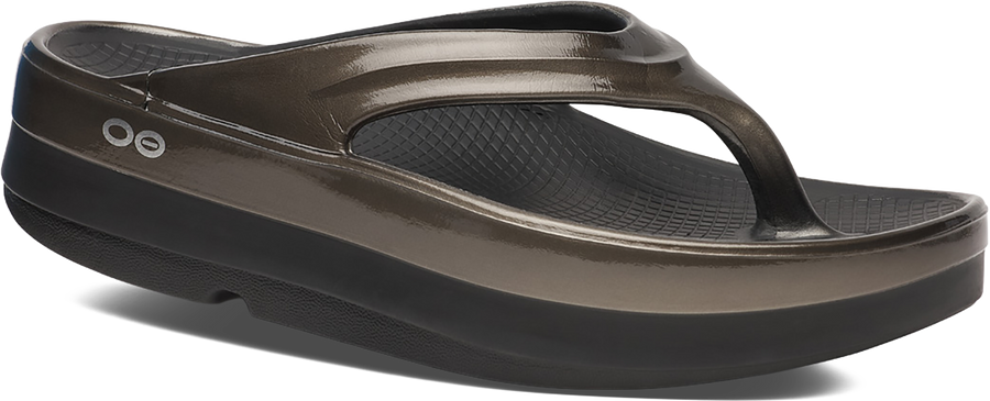 Quarter turn view Women's Oofos Footwear style name Oomega Oolala Stacked in color TITAN MIRR. Sku: 1411TITANMIR