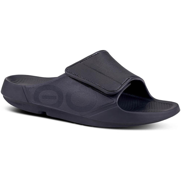 Quarter view Unisex Oofos Footwear style name Ooahh Sport Flex Slide in color Matte Black. Sku: 1550MATBLK