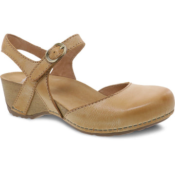 Quarter view Women's Footwear style name Tiffani in color Tan Milled Burnished. SKU: 1710-371600