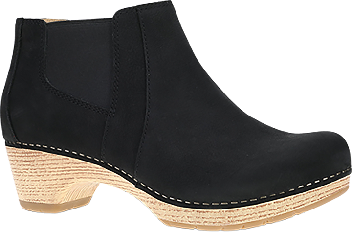 Quarter turn view Women's Dansko Footwear style name Lane in color BLK ML NU. Sku: 2222021400