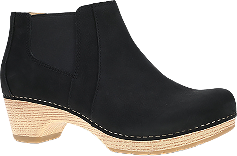 Quarter turn view Women's Dansko Footwear style name Lane in color BLK ML NU. Sku: 2222021400