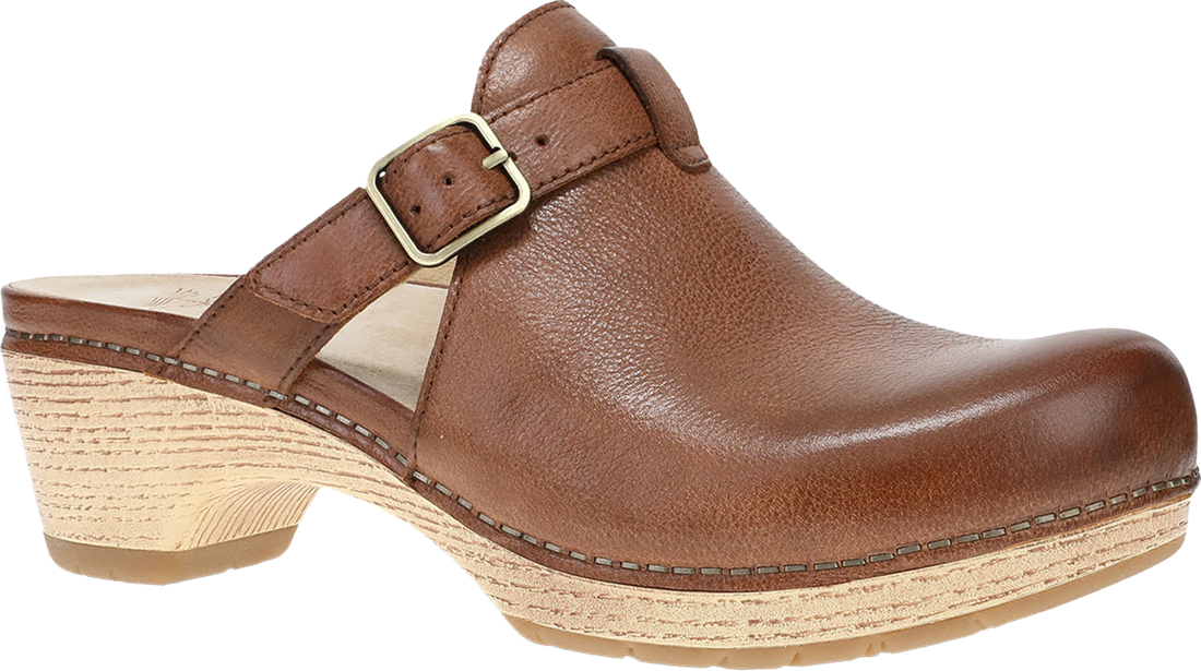 Quarter turn view Women&