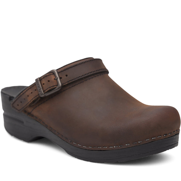 Quarter Turn Women's Ingrid Footwear in Antique Brown/ Black Oiled. Sku: 238780202
