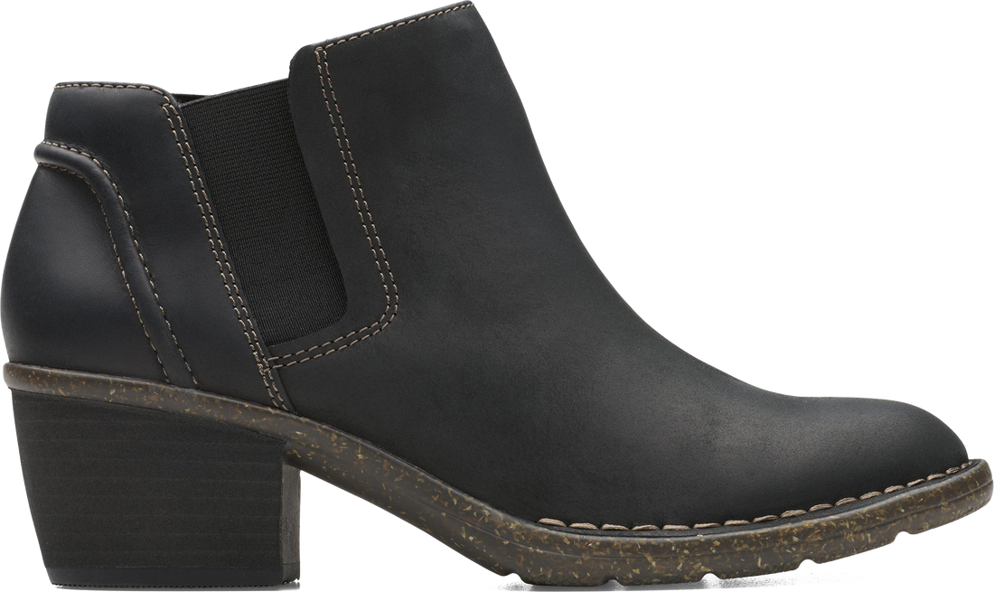 Quarter turn view Women&