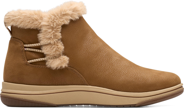 Quarter turn view Women's Clarks Footwear style name Breeze Fur Wide in color DK TAN CMB. Sku: 26184183W