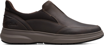 Quarter turn view Men's Clarks Footwear style name Mullan Step in color DK BRN LEA. Sku: 26184413
