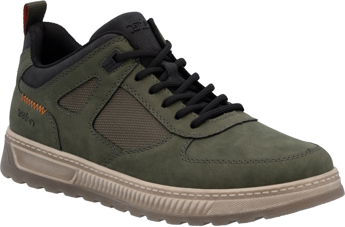 Quarter turn view Men&