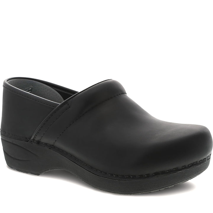 Quarter turn Women's Dansko Footwear style name Xp 2.0 Waterproof in color Black. Sku: 3950020202