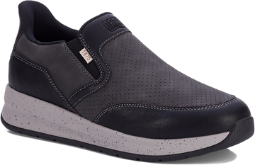 Quarter turn view Men's Drew Footwear style name Caleb 4E in color BLK COMBO. Sku: 40117-194E