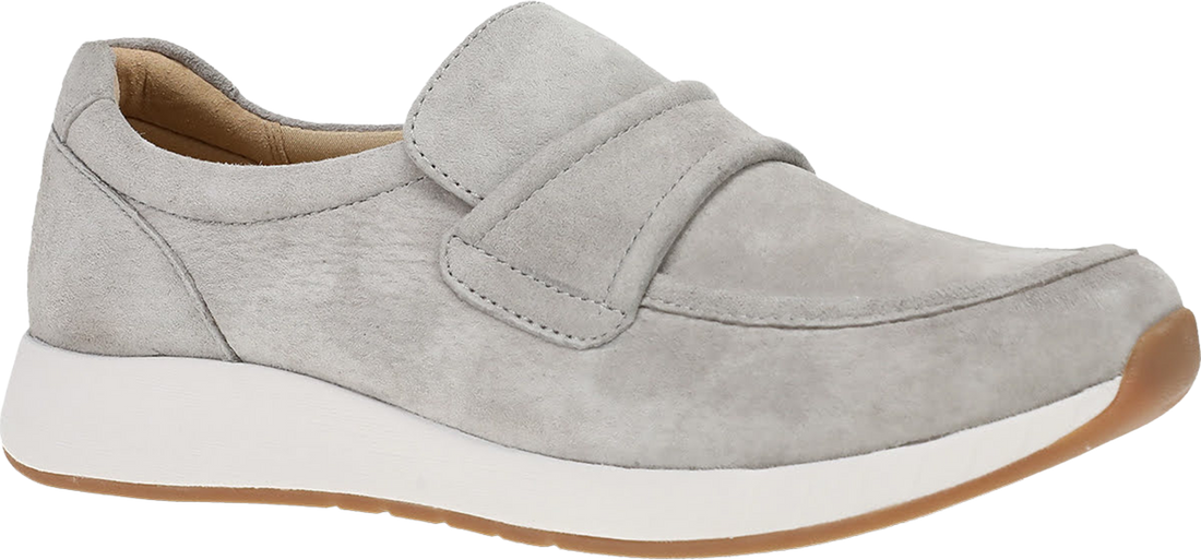 Quarter turn view Women&