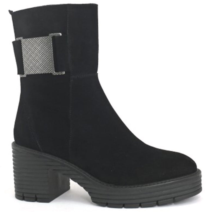 Quarter turn view Women's Soft Waves Footwear style name Morgan Boot in color Black. Sku: 88803-021