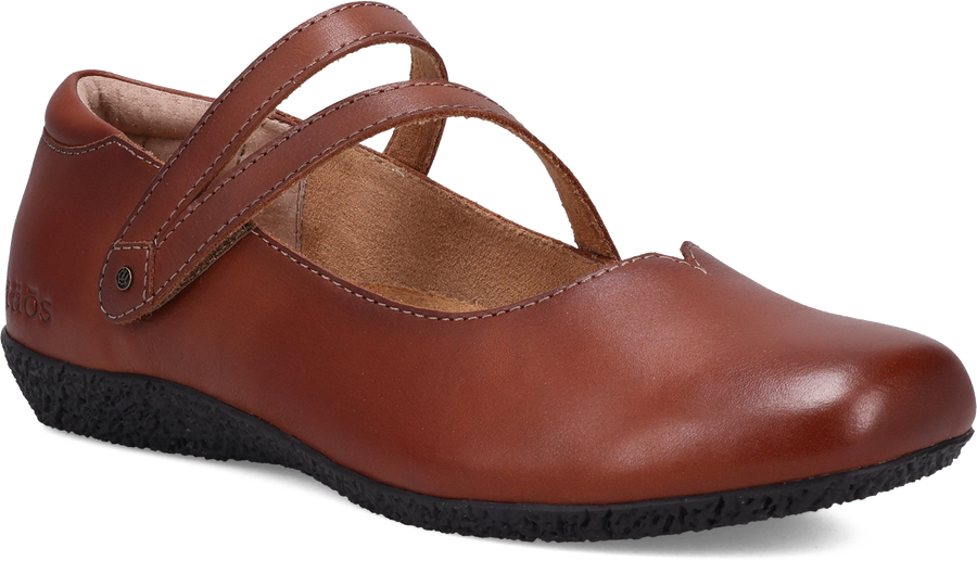 Quarter turn view Women's Taos Footwear style name Banter in color COGNAC. Sku: BNR-14209COG