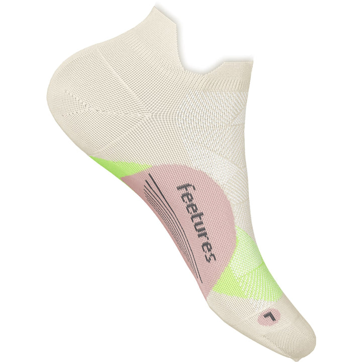 Quarter turn Women's Feetures Sock style name Elite Light Cushion No Show in color Sandy Melon. Sku: E5058750