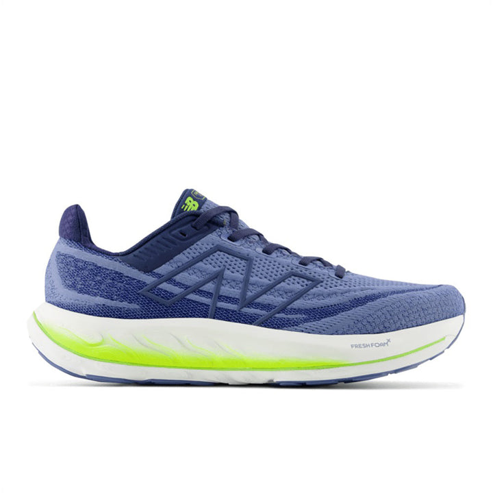 Quarter view Men's New Balance Footwear style name Vongo V6 Medium in color Mercury Blue. Sku: MVNGOLZ6-1D