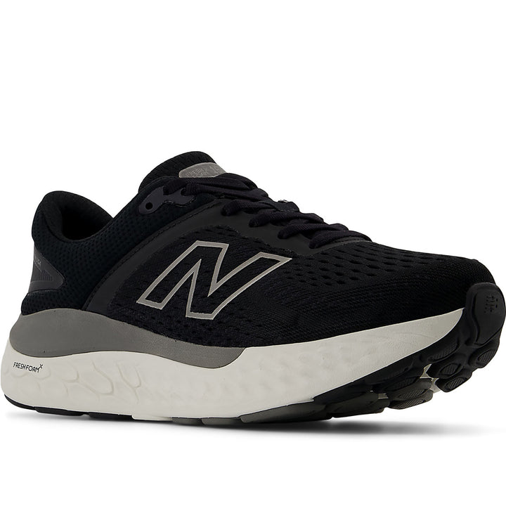 Women's New Balance 1540 V4 Medium in Black/ White. Sku: W1540BK4-B