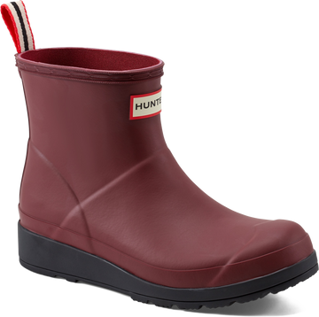 Quarter turn view Women's Hunter Footwear style name W Play Short Boot in color TAWNY PORT. Sku: WS2020RMA-DRE01