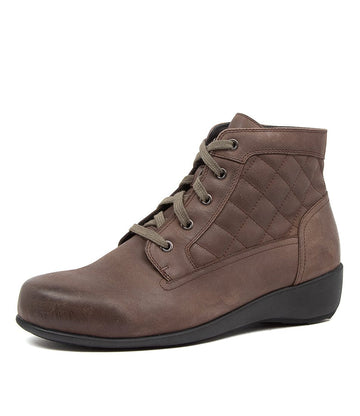 Quarter view Women's Ziera Footwear style name Suri in Dk Taupe Oregon Nubuck. Sku: ZR10047NK4AG