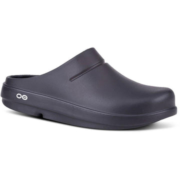 Quarter view Unisex Oofos Footwear style name Ooclog in color Black. Sku: 1200BM
