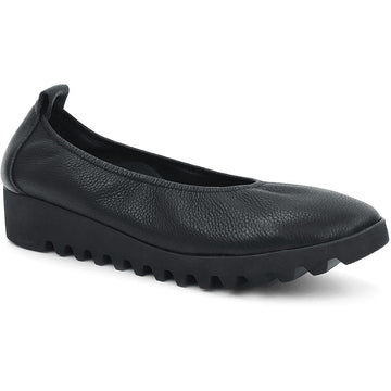 Quarter view Women's Aetrex Footwear style name Brianna in color Black. Sku: BW100