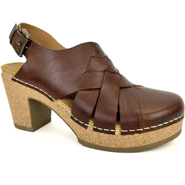 Quarter view Women's Aetrex Footwear style name Paige in color Walnut. Sku: CC301