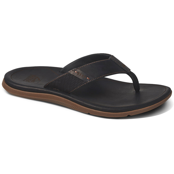 Quarter view Men's Reef Footwear style name Leather Santa Ana in color Black. Sku: CJ4015